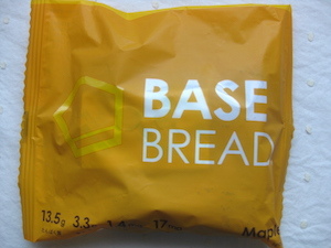 BASE BREAD 完全栄養食 メープル味.JPG