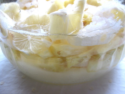 パイナップルとレモンの手作り酵素ジュース.JPG